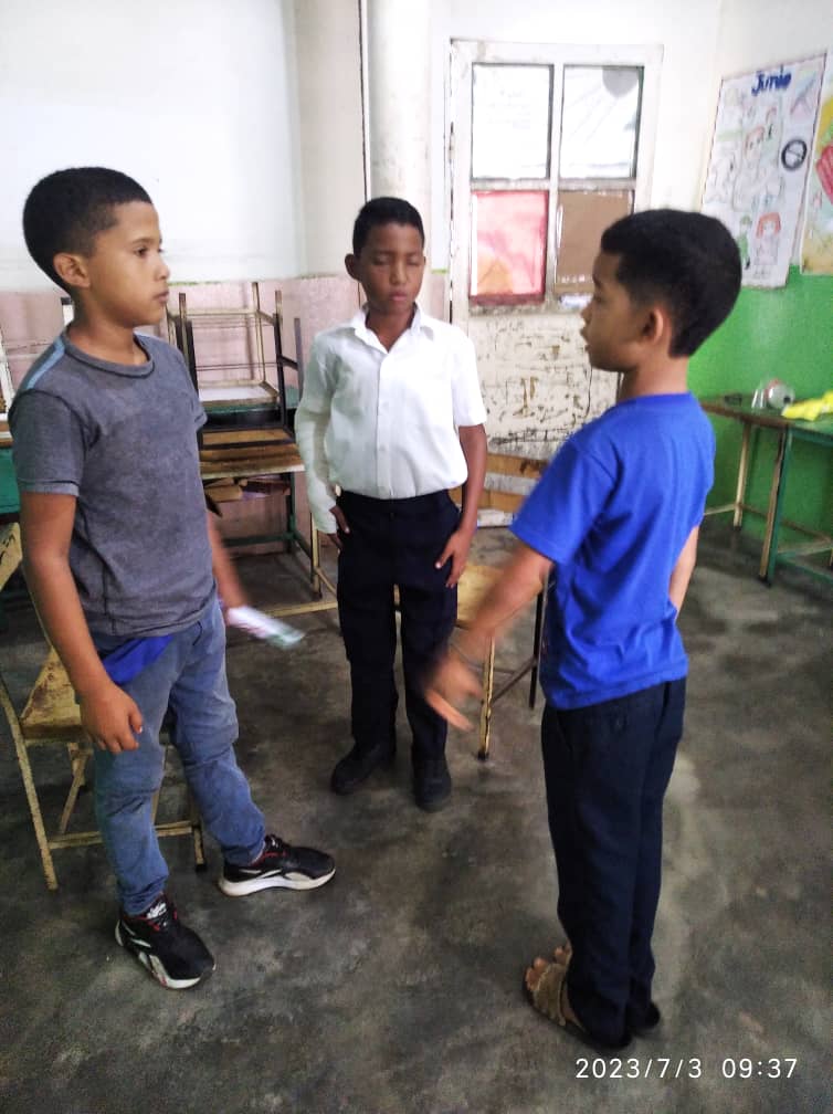 Estado Bolívar ensayando fuertemente y con emoción para participar en la Gala Nacional del IV FESTIVAL DE TEATRO ESTUDIANTIL CESAR RENGIFO 🎭