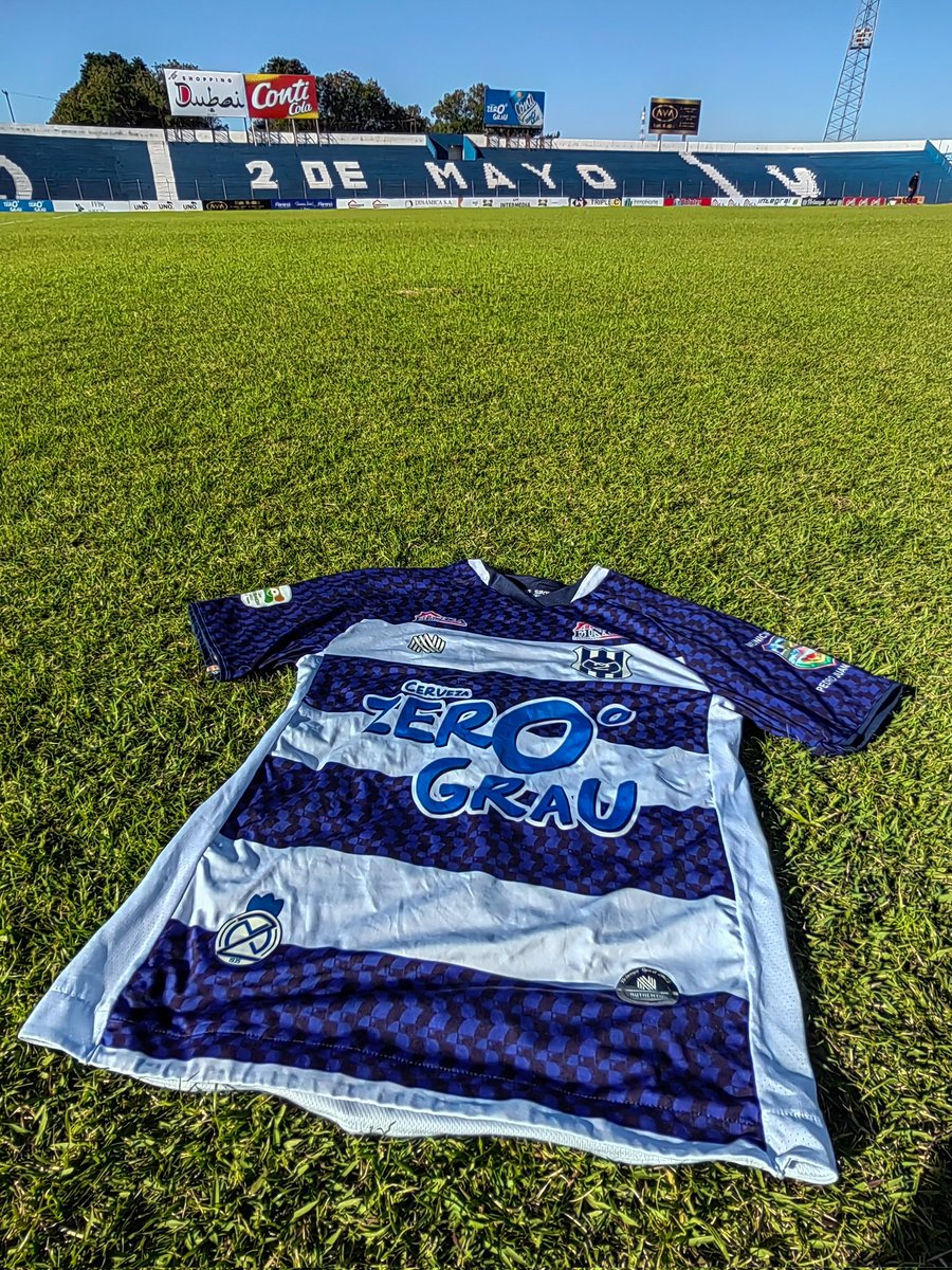 Club2deMayo's tweet photo. 🐔⚽

+No se que regalarte
Yo: 😍

#VamosGallo https://t.co/AvG66qyWne