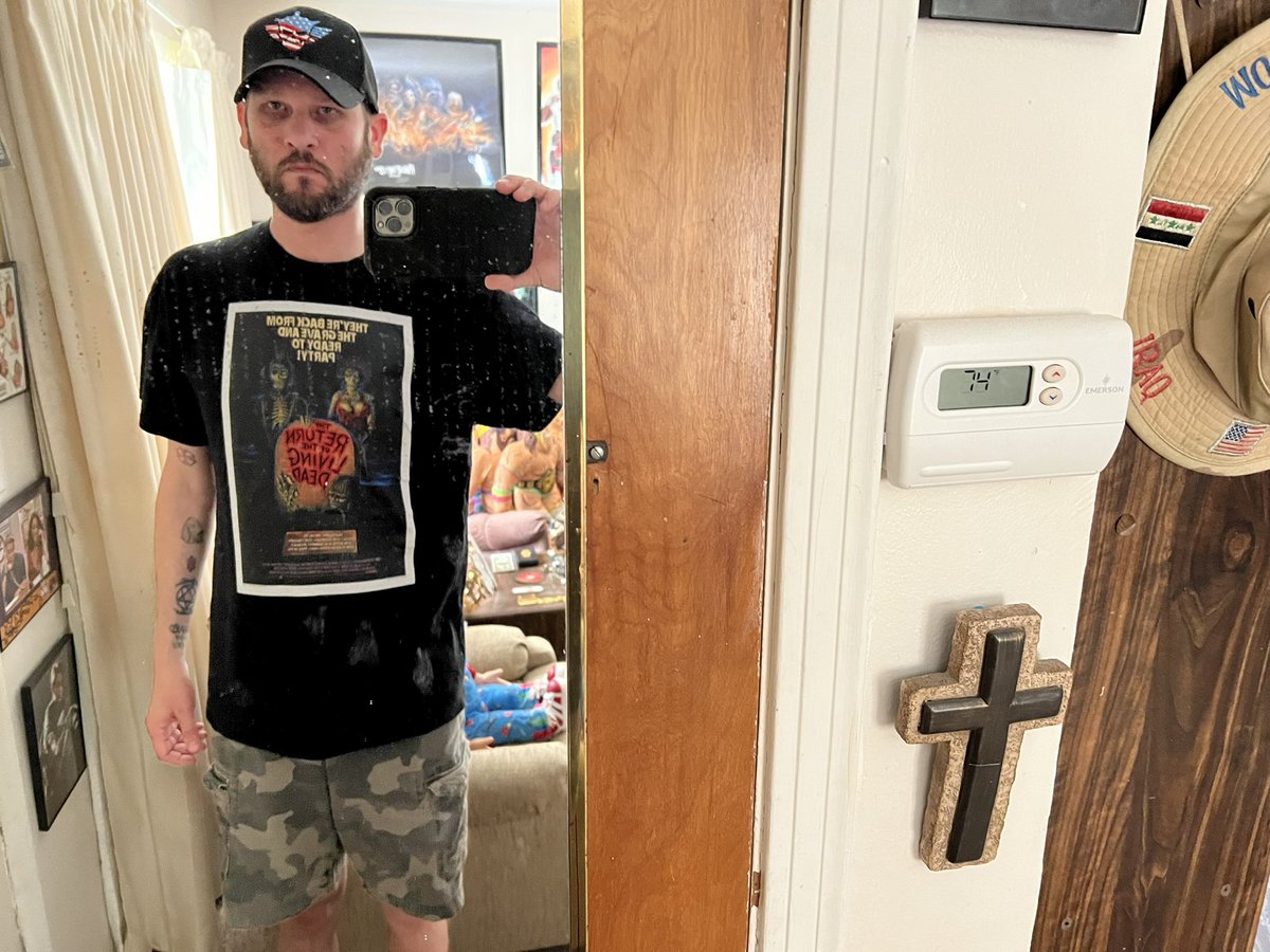 ArmyDave3382's tweet image. @kinky_horror @Shudder @badtechno @Cstarfish13 @MasterGio  #JewelShepard @LinneaQuigley @MiguelANunezJr @abbytoir @therealjoebob #JewelShepard #ThomMathews Happy #ROTLD Day Never Forget Louisville, Kentucky July 3 1984 #ReturnOfTheLivingDead