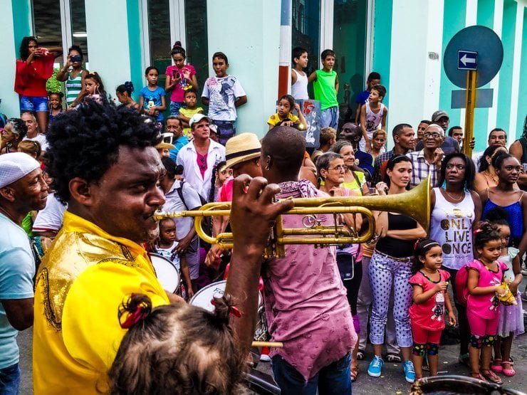 ...se trata de una verdadera #fiesta de la cultura, que exalta las raíces más auténticas de la espiritualidad del pueblo cubano y del #Caribe, surgida en 1981 bajo el nombre de Festival de las Artes Escénicas de Origen Caribeño. 
*
#Cubatravel
#SantiagodeCuba #FestivaldelCaribe