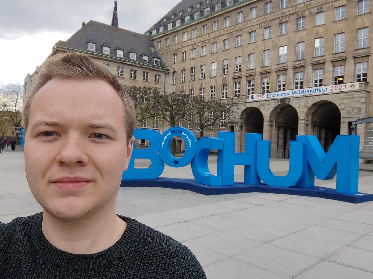 Am Freitag war mein letzter Tag bei der Stadt Bochum.  Ich blicke zurück auf fast zehn Jahre voller spannender und lehrreicher  Erfahrungen, die mich persönlich und beruflich weitergebracht haben.
Ihr Blumen 🌻🌼🌷 im Revier, ihr bleibt in meinem Herzen
Danke und Glückauf ;)
