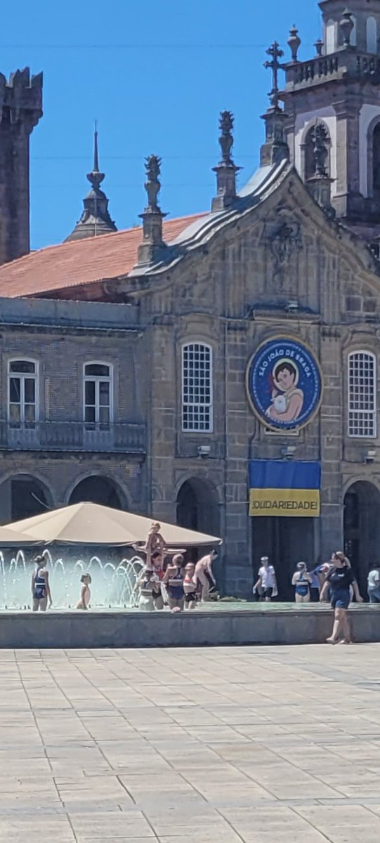 leonorsilva1921's tweet photo. Braga n tá bem n... Deus nos acuda, ámen!😭😭 https://t.co/NtwKHBt70r