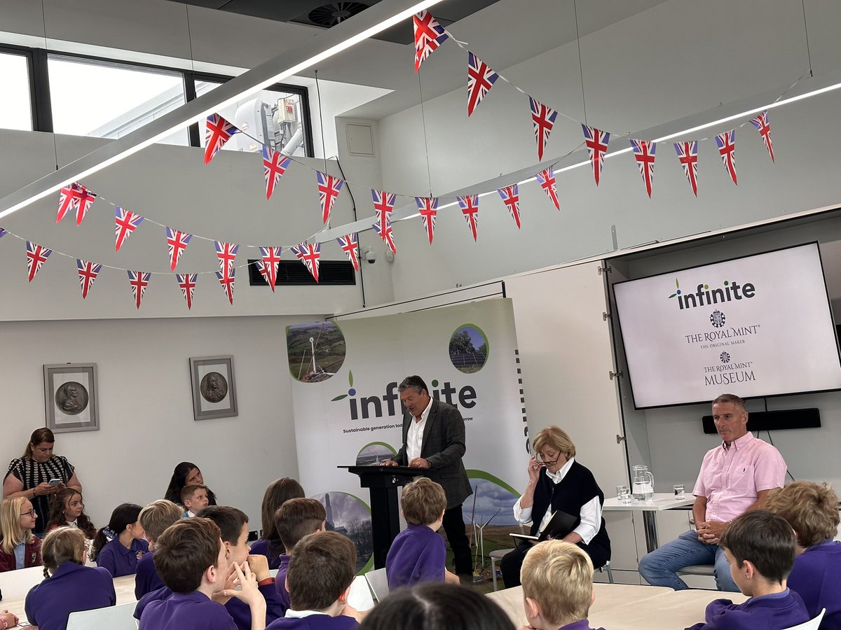 oaklandsprimary's tweet photo. 🤩🤩Immensely proud of Evie-Mai today! One of the 6 finalists of the Infinite “Clean energy” poster competition. A fabulous morning @RoyalMintUK even got to meet @IoloWilliams2 for the presentation! Diolch yn fawr! 🤩🤩 #EthicalElin #TEAMOaklands https://t.co/yYnqOSnCrg