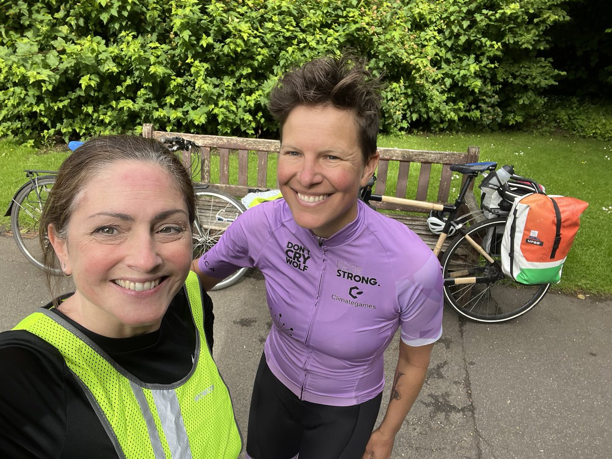 LinzRunsGlasgow's tweet photo. Met @katestrong01 as part of her #Glasgow leg of her 3000mile UK #climatecycle and cycled a tiny bit in our ‘Dear Green Place’. Great meet you Kate! #katestrongisstrong #cycling #bamboobike https://t.co/Zxm25kb3vt
