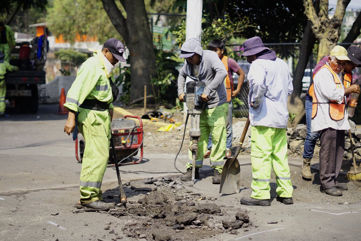 pc_tlalpan's tweet photo. Hola vecinos, seguimos trabajando junto a @GobiernoMX en el programa 'Bienestar en tu colonia 33 https://t.co/D9CSIi3dBY