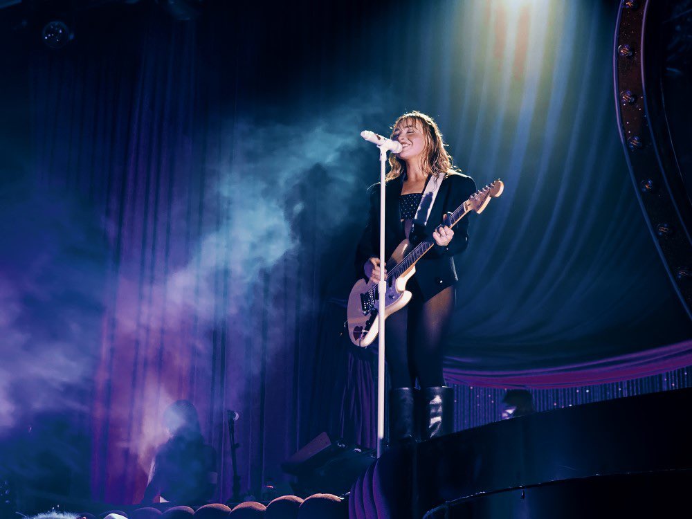 SabrinaTourInfo tweet picture