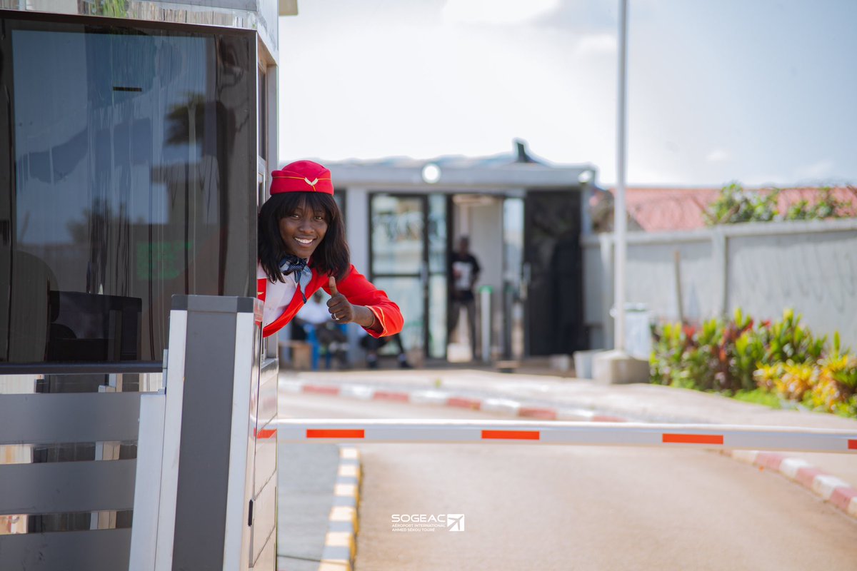QNHOROYA's tweet image. ‘’Presque aucun obstacle n'est insurmontable pour une équipe enthousiaste.’’

𝐓𝐚𝐡𝐢𝐫 𝐒𝐡𝐚𝐡

Bonne semaine en compagnie de l'équipe-choc du Parking.

#aeroportAST #aeroport #SOGEAC #modernisation #Guinee #parking #monday #motivation