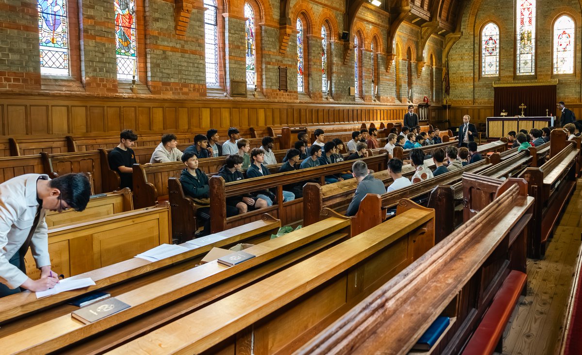 readingsch's tweet photo. We welcomed new and existing, soon-to-be Year 12 students today, during the first of their two Sixth Form Transition Days at Reading School.
#WeAreRedingensians #ReadingWay #ReadingSchoolCommunity #excellence #integrity #leadership #community #belonging https://t.co/yc9z3IzOMR
