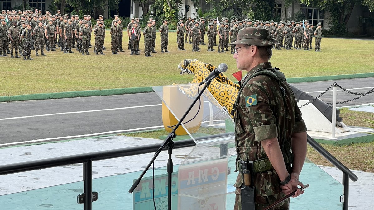 cma_exercito's tweet photo. #Coesão

🔰#CMA comemorou seus 60 dias sob a liderança do General Costa Neves como #Comandante Militar da #Amazônia com solenidade militar.

🔰Comandante reforça compromisso com #excelência e valoriza #conduta militar

 ➡️Saiba mais: https://t.co/W23JazDyRo https://t.co/aQjaNgCWmV