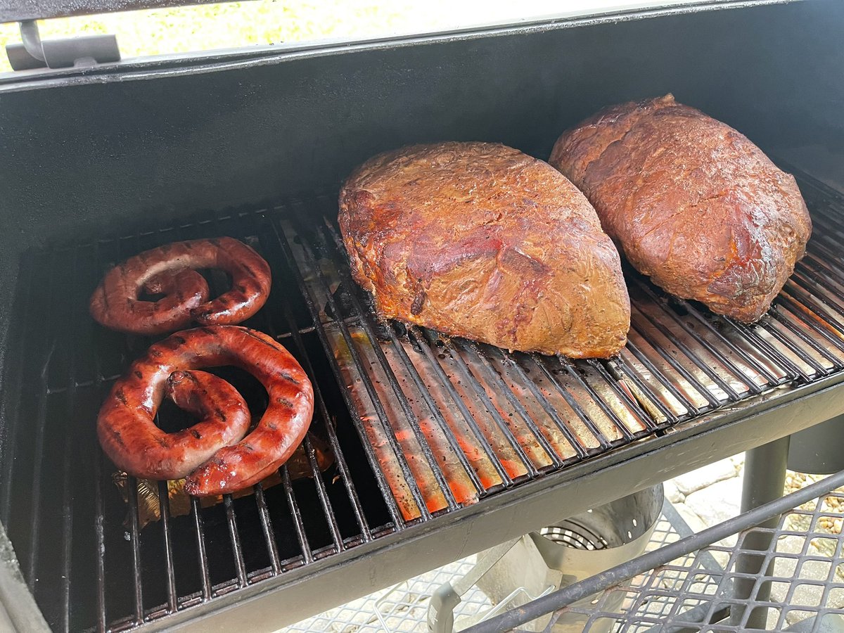 Yep. Its going down. 💯💯👍🏻👍🏻 #grilling #oklahomajoes #4thofJuly @kdwaterwoods