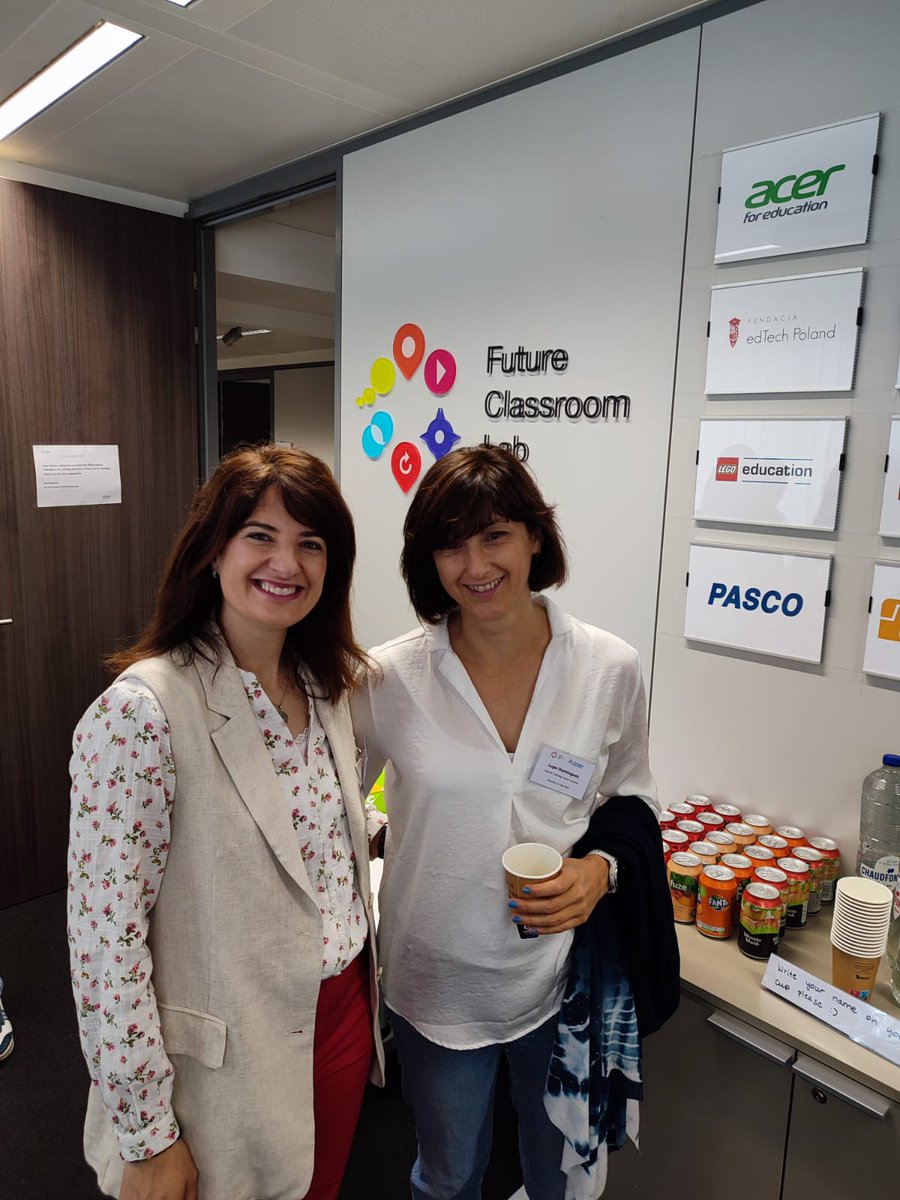 ceparacena's tweet photo. An amazing session today at FCL Summer Academy! Learning with interactive activities and engaging discussions. Explored active student learning and how technology and flexible learning spaces can make it happen. Thanks @BartVerswijvel @fcl_euschoolnet @sepiegob #MiErasmus #T4T https://t.co/7l0BAwvJZ3