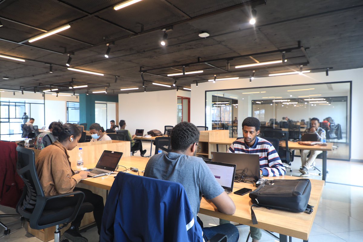 alx_africa's tweet photo. At ALX, we are dedicated to nurturing a vibrant and dynamic tech community! We believe in the power of hands-on learning and collaboration with industry experts to inspire and equip the next generation of tech leaders. 💪🏾

#ALX #ALXEthiopia #DoHardThings #ALXCityHubs #tech https://t.co/CWHPJXRPRw