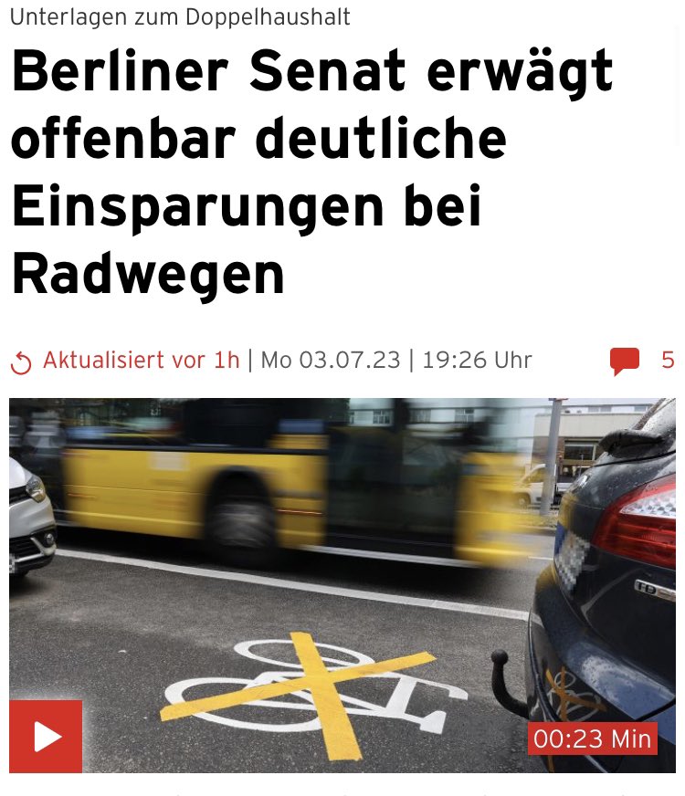 Sonntag, 2. Juli:
15.000 Menschen demonstrieren gegen Radwege-Stopp.

Montag, 3. Juli:
CDU kürzt Mittel für Radwege um 60 %.

Falls noch jemand unsicher ist, was die CDU von Menschen auf dem Rad hält…
