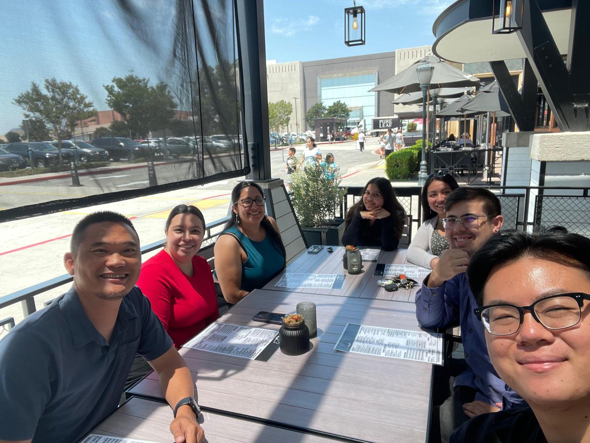 Kicking off the 4TH with a team lunch #agentbentran #IndependenceDay #newteamwhodis #protectingyourgoals #blessed #WeGotYou #thankful