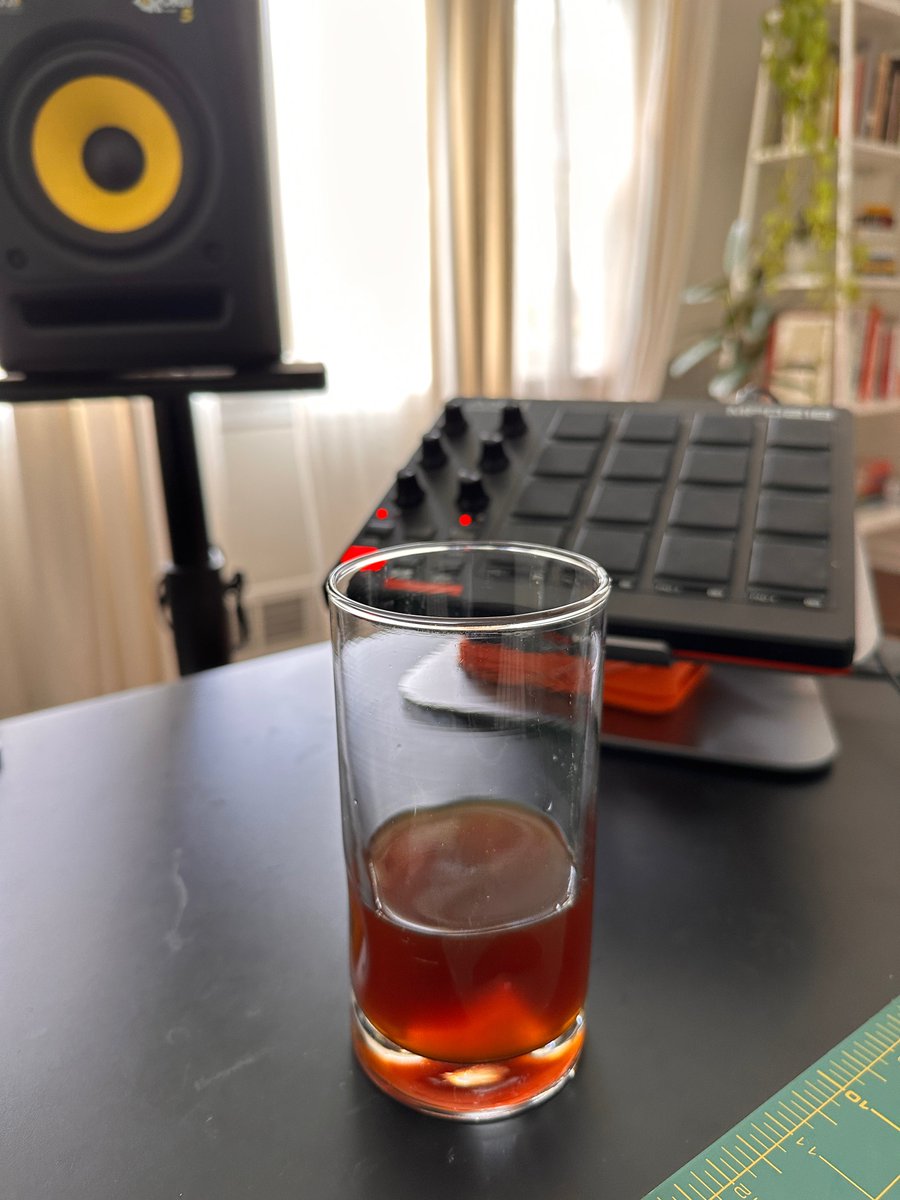 Furgersen7's tweet photo. #Chaga #tea boosts #immunity, is rich in #antioxidants, supports #liverhealth, may reduce #inflammation, enhances cognitive function, aids #digestion, promotes #skinhealth, may #lower #bloodsugar levels, and supports overall well-being. Thanks, @treelikkleherbs https://t.co/zT1sNUmCzz