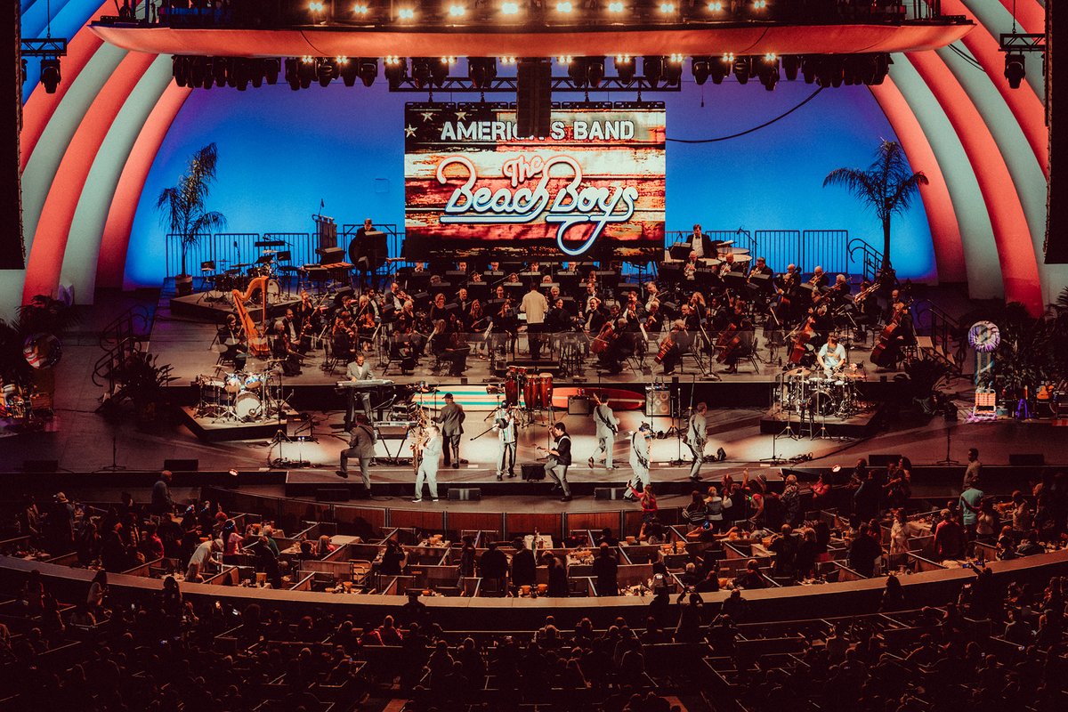 MikeLoveOFCL's tweet photo. What a magical evening at the @HollywoodBowl last night! Can't wait to DO IT AGAIN tonight and tomorrow! https://t.co/tEAiOHUwUZ