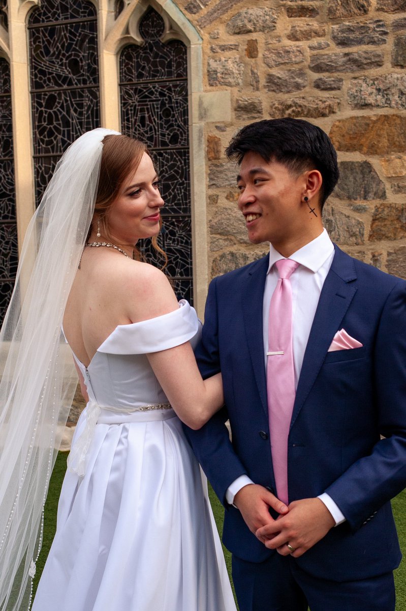 Now that’s what we call love 🥰 Congratulations Sarah &amp; Josiah! Thank you for inviting us to capture your special day 🌟 
.
.
#nycphotographer #njphotographer #weddingphotography