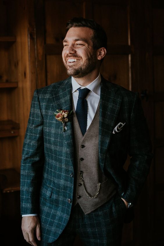 FianceeBodas's tweet photo. Cuadros, la tendencia que continúa con fuerza en trajes de ceremonia para novio y padrinos en esta temporada. https://t.co/jIkS7SBwow