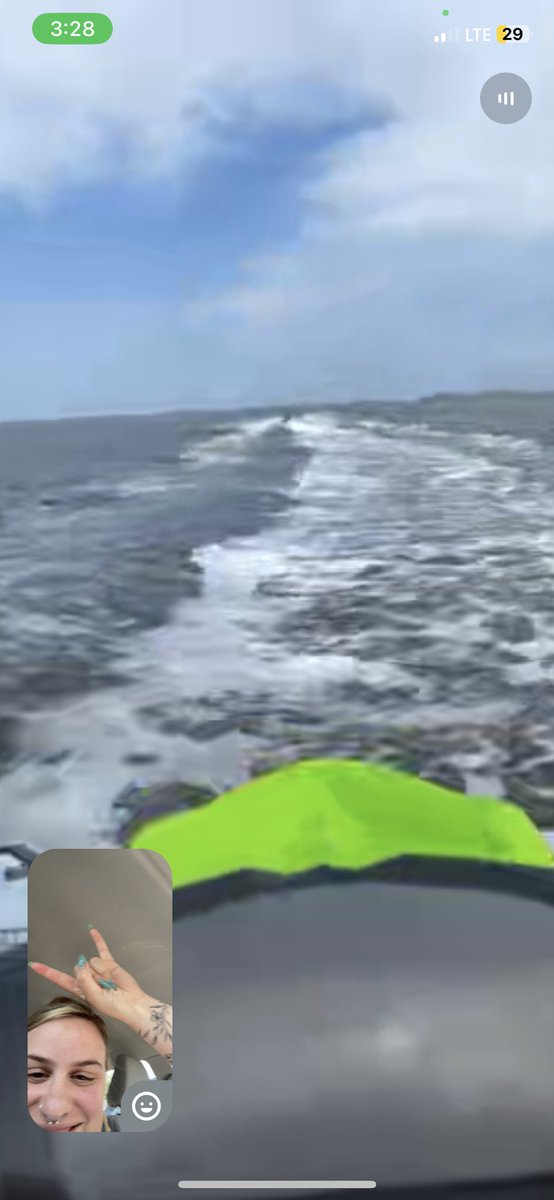 marykatequinn's tweet photo. Austin calls me for 15 seconds just to take me jet skiing with him. Find a friend like Austin. https://t.co/6dYa23IQ1q