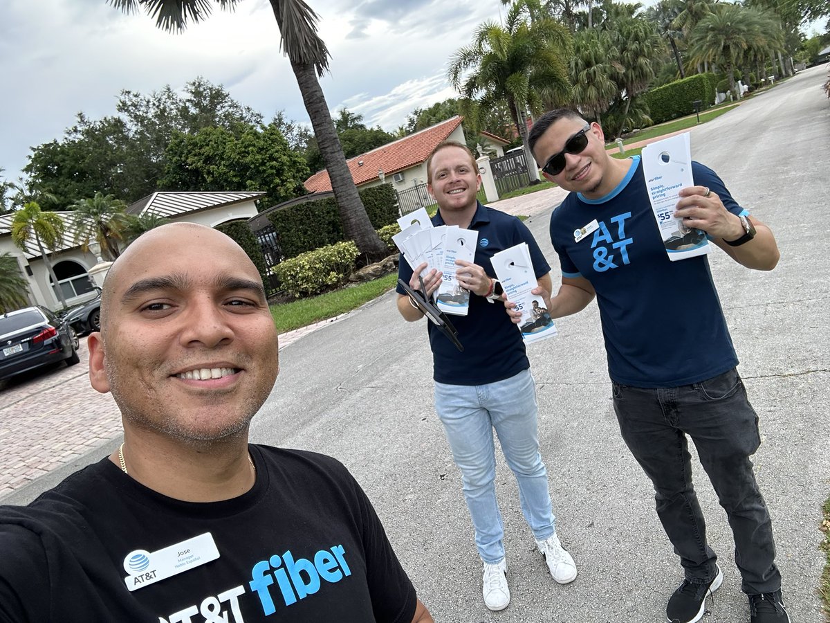 jrivasfla's tweet image. Business and Consumer⚡️Fiber⚡️🌐🌐 prospecting with the crew 🔥🔥🔥 Educating our local Neighbors and businesses💡#fiberflex #fiberhunter #plantingseeds @DanielMarinTor @yesjcc @DilmaZ_ @javier_esp1nosa @One_FLA