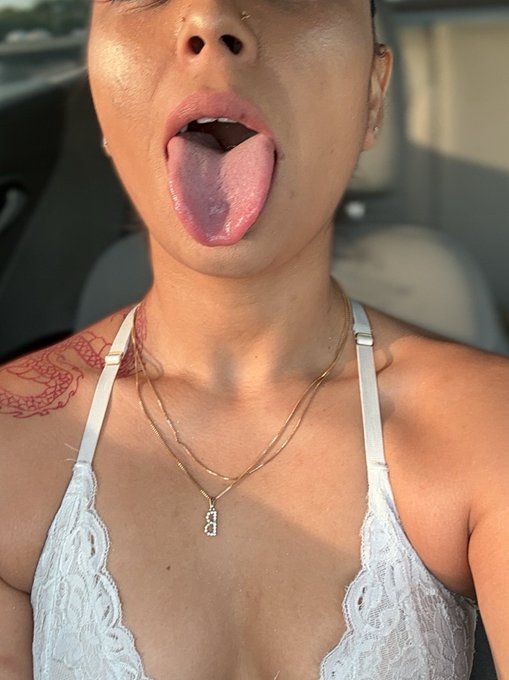 Hungry 😛 feed me 🍆 https://t.co/3v9R5VVPZC