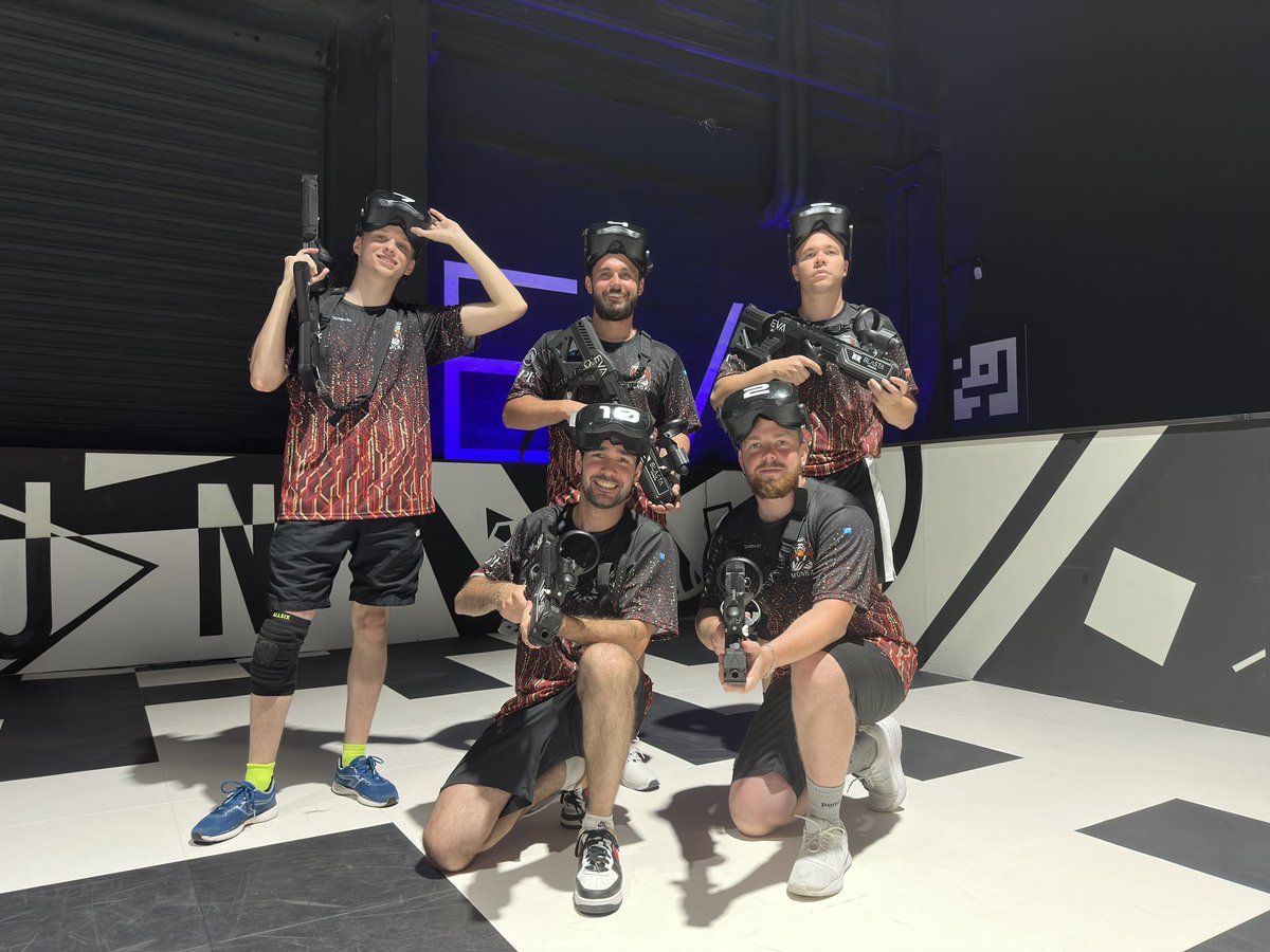 L’équipe d’EVA Bordeaux vous présente son équipe 😎
Prêt à en découdre sur les arènes 💪