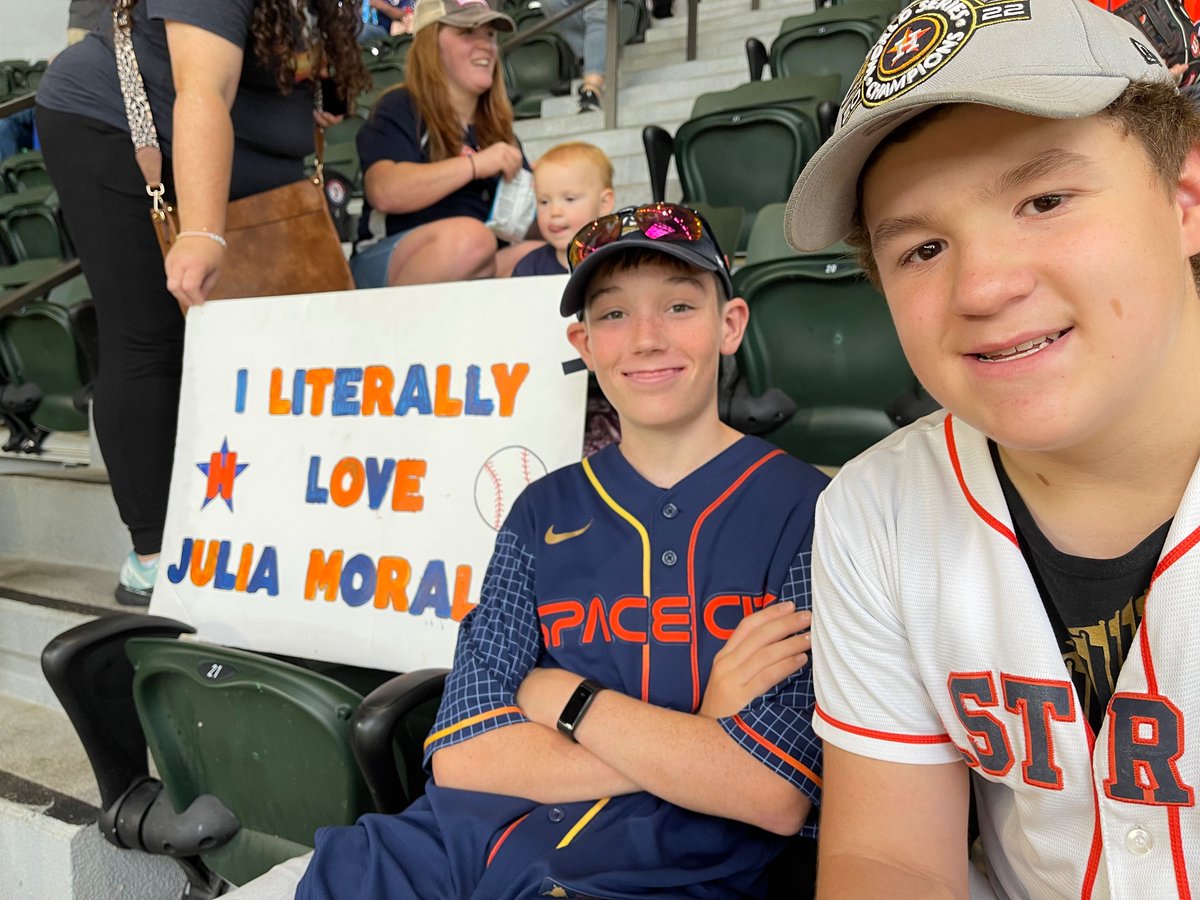 Flatmonkeys's tweet photo. @blummer27 @JuliaMorales The boys have saved their sign for a few years and decided to bring it to Arlington! Section 212 https://t.co/4HZQ67bLIp
