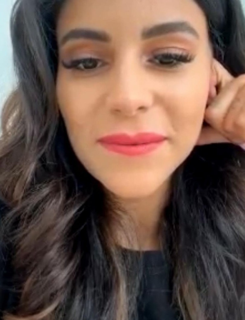 MARINAfdcdcvbh1's tweet photo. Intenta a leggere i commenti con un dolce sorriso ! 
Avrà letto qualcos'altro? Chiedo per un'amica!
😉😊🦋🐻💚💚
#jeru #jerulove 
#jessyselassie https://t.co/xaui2yPZj1