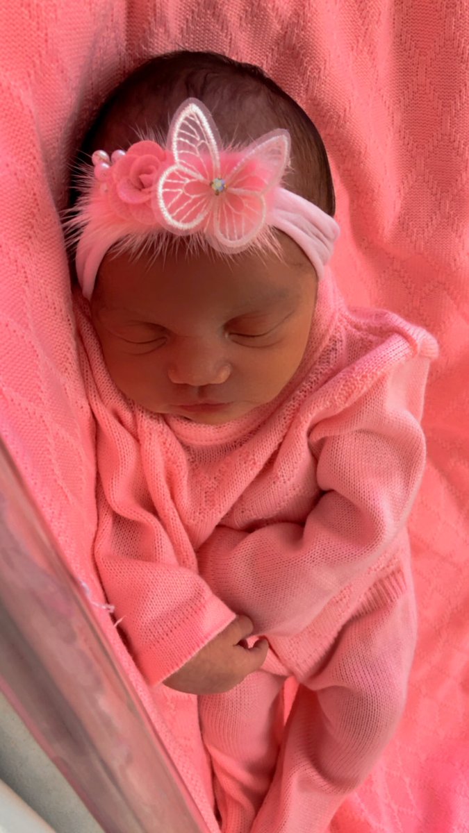 pretinhaday01's tweet photo. Por esta filha orava eu, e o Senhor ouviu a minha oração.💕
                                        1 Samuel 1;27 https://t.co/ObXjHKC1wl