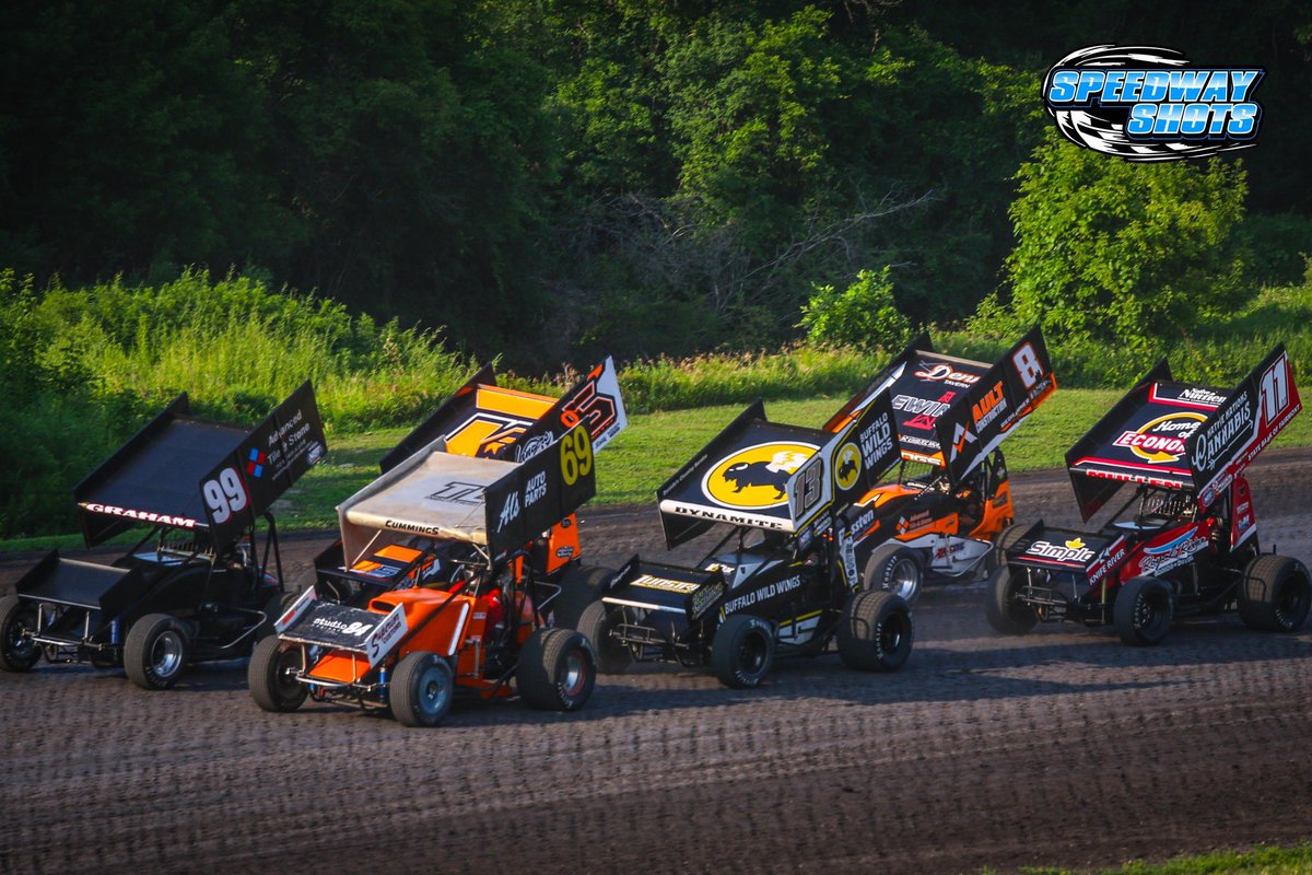 DobmeierRacing's tweet photo. Scenes from Saturday night at Buffalo River Speedway. 

Mark charged from 8th to 3rd in the feature. 🥉

We head back to River Cities Speedway on Friday! https://t.co/jiffb6FmoZ