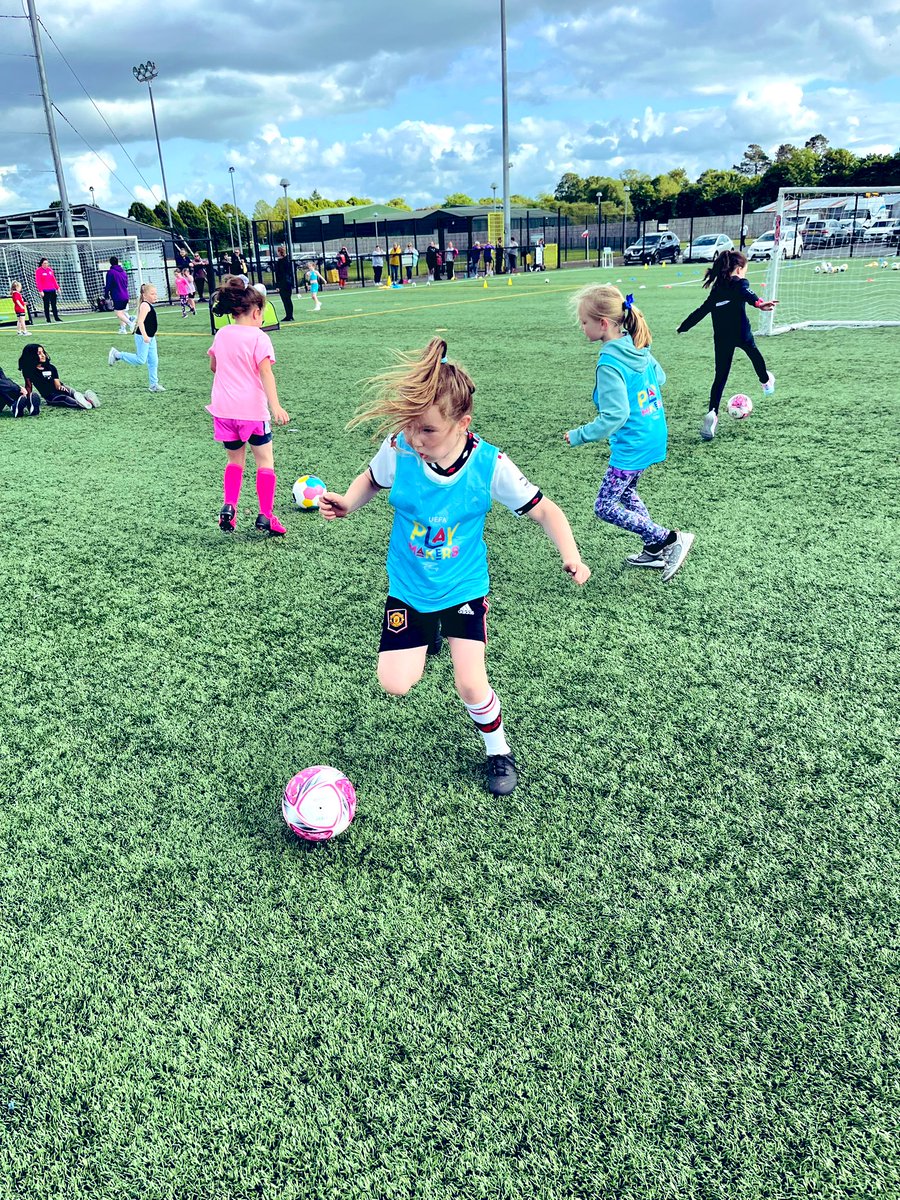 What a great pilot of our <a href="/UEFA/">UEFA</a> Disney Playmakers programme with Antrim Town WFC! The club volunteers  seen over 30 young girls ready to start their football journey, happy faces all round! ⚽️🌟💜