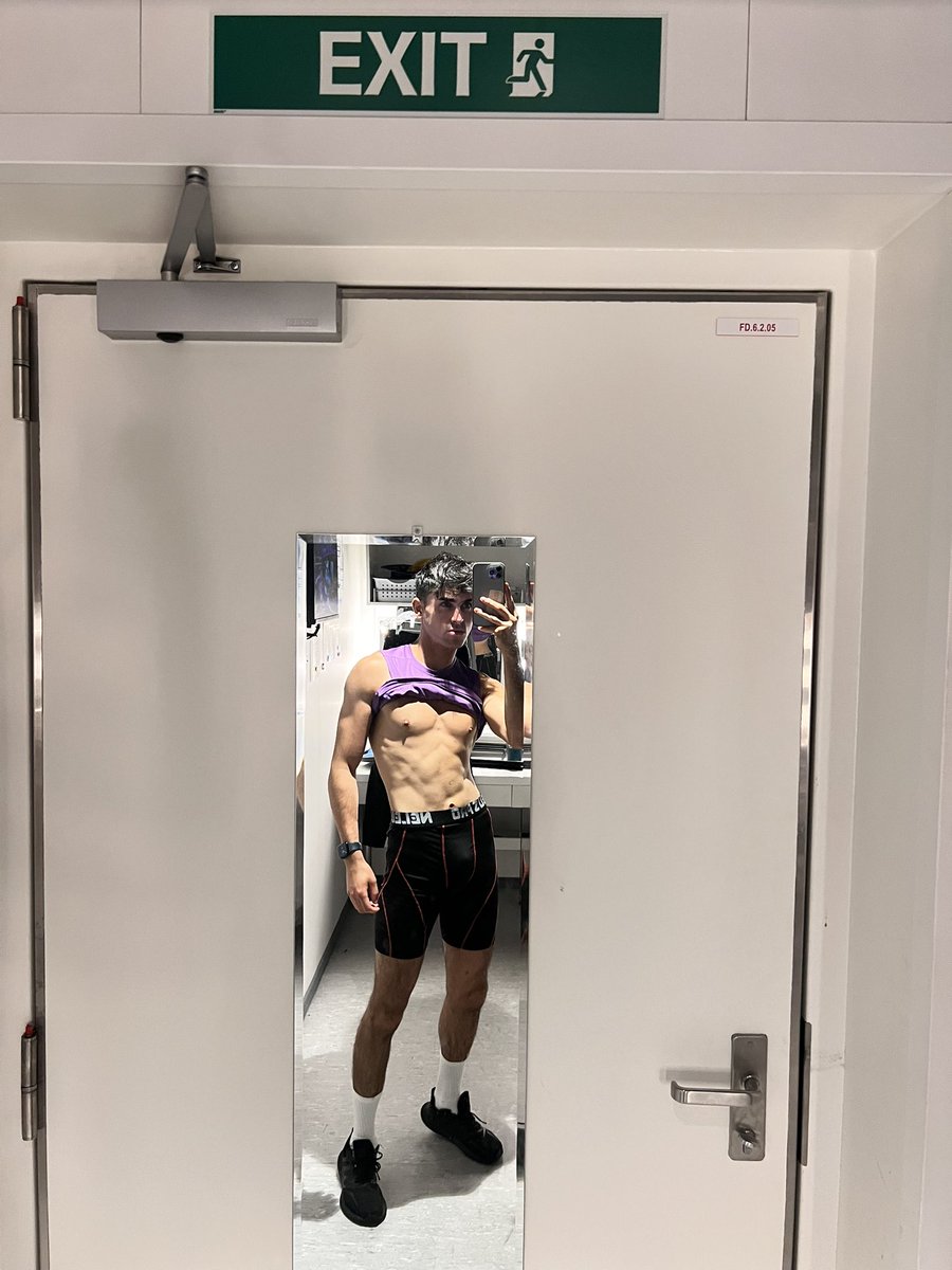 ThorinEmerald's tweet photo. Dare you to retweet. Might get something in return 😛 https://t.co/PAcG0Aj6nU