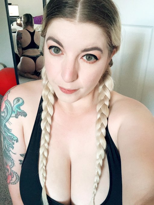 would you look at that? i&rsquo;m hanging out on cam today and looking to do some shows on https://t.co/4zO1LrgpDC<a href="/tag/arousr"class="tags"><span>#arousr</span></a>