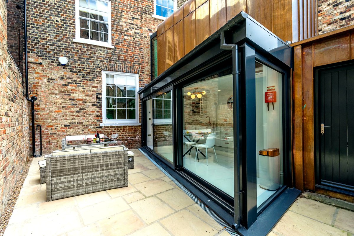 The People's Choice Award sponsored by the @YorkPress goes to 7 Tower Street.
Client/Developer: Integra Property Management
Architect/Designer: Fining Associates
Builder: York Builder