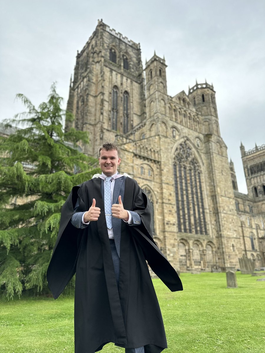 My mum passed away almost 3 years ago 

Before she died, I made her a promise 

That I’d finish my law degree…

Well, I did it! 

Absolutely delighted to graduate with a 2:1 in law from <a href="/durham_uni/">Durham University</a> 🙌