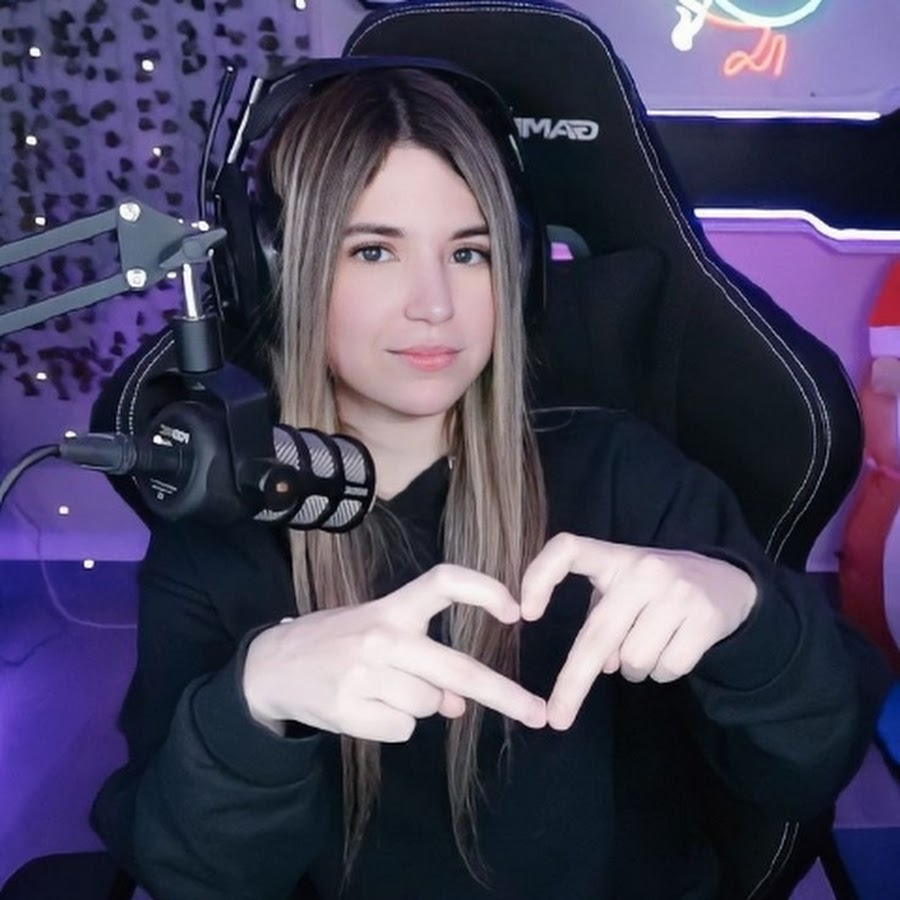 Camisky_'s tweet photo. @TwitchES Es definitivamente Rivers<3 que fue una historia porque fue una gran guerrera y que nunca se va a rendir por las cosas malas que le dicen tqm mi Rivers<3 https://t.co/fCdHLtWDlu