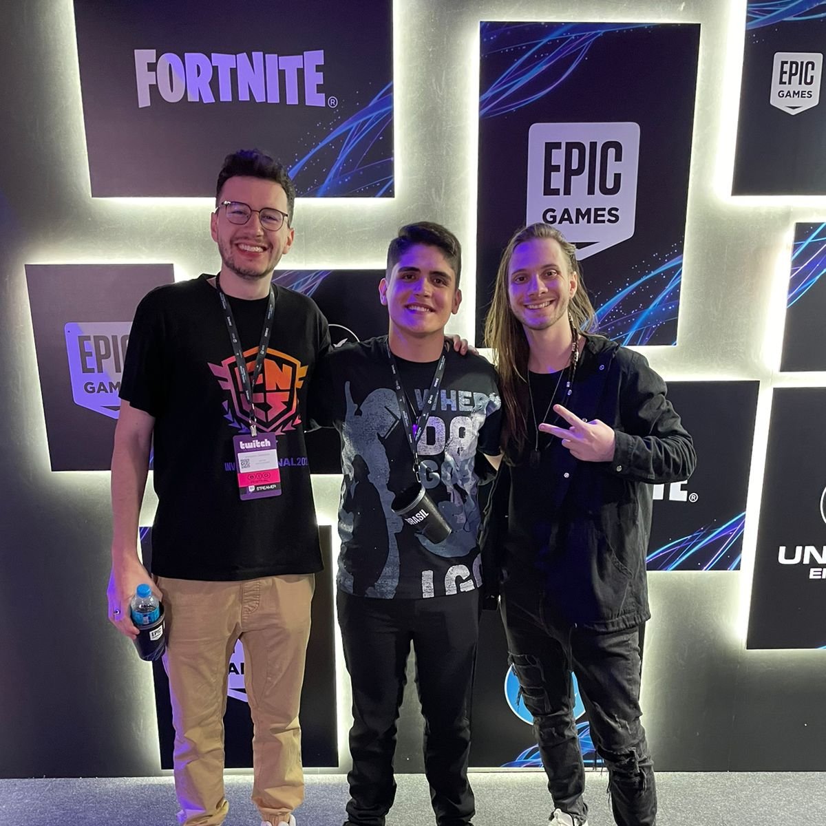 SamuelParanoid's tweet photo. Se o Big Festival 2023 foi Incrível? Sim ou Claro? 🎮

@ludibriando @Lion_Oak @fla_eikani @sharshock @Hero_Derponce https://t.co/ZYbQmk2z7y