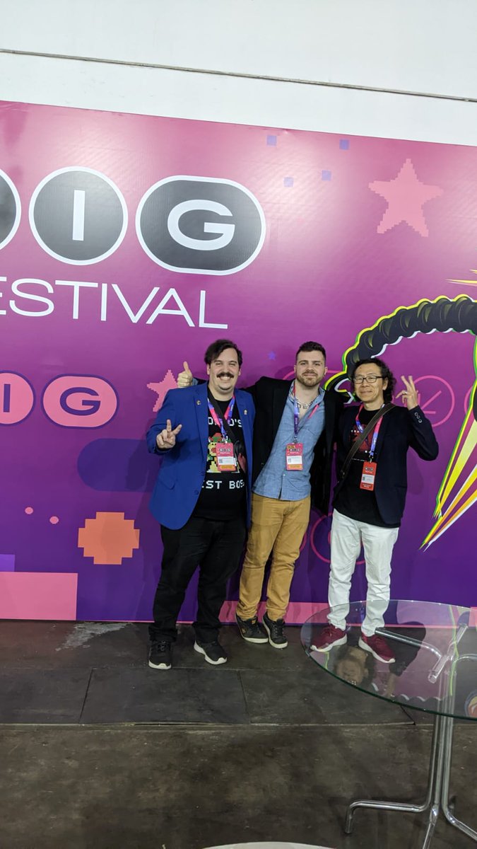 rabagonic's tweet photo. Podría elegir un montón de fotos sobre mi experiencia en @BIG_Festival, pero me quedo con esta que reune a mi compañero @thenawguy y la leyenda Takashi Tokita en una sola foto.💣 https://t.co/WlddlihBZt