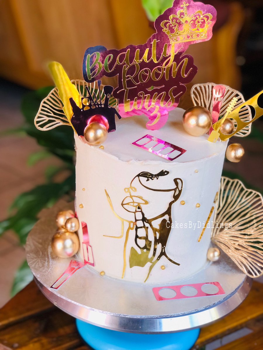 lights_di's tweet image. Still here to make your cake dreams come true. #StillWithYou #GirlTalkZA #lineart #JoburgsFinest