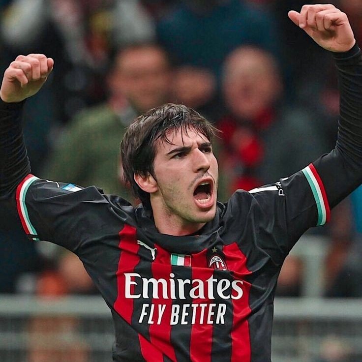 The italian CDM 𝗦𝗮𝗻𝗱𝗿𝗼 𝗧𝗼𝗻𝗮𝗹𝗶 Just Joined NewCastle United.

The 23 Year Old Former AC Milan Says He Is Happy That he went to Newcastle.

Welcome, To Saint James Park Tonali,🇮🇹

VIA:<a href="/NUFC/">Newcastle United</a>