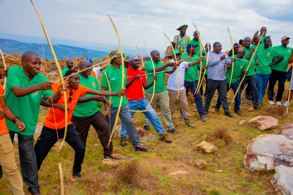 KireheDistrict's tweet photo. Uyu munsi mu bikorwa byo kwizihiza #Liberation2023Ku bufatanye na
@PSF_Rwanda
Kirehe hakozwe urugendo rwo gusura ibikorwa by'ubukerarugendo by'Akarere : (HIKING DAY) ni igikorwa cyitabiriwe n'ubuyobozi bw'Akarere n'abaturage, abagize urugaga rw'abikorera,abantu batandukanye. https://t.co/ImtMK8gOck