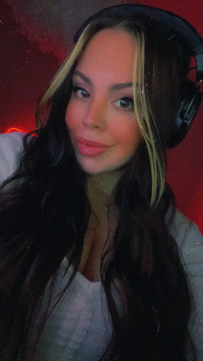 We live babezzzz❤️❤️

Twitch.tv/miliax