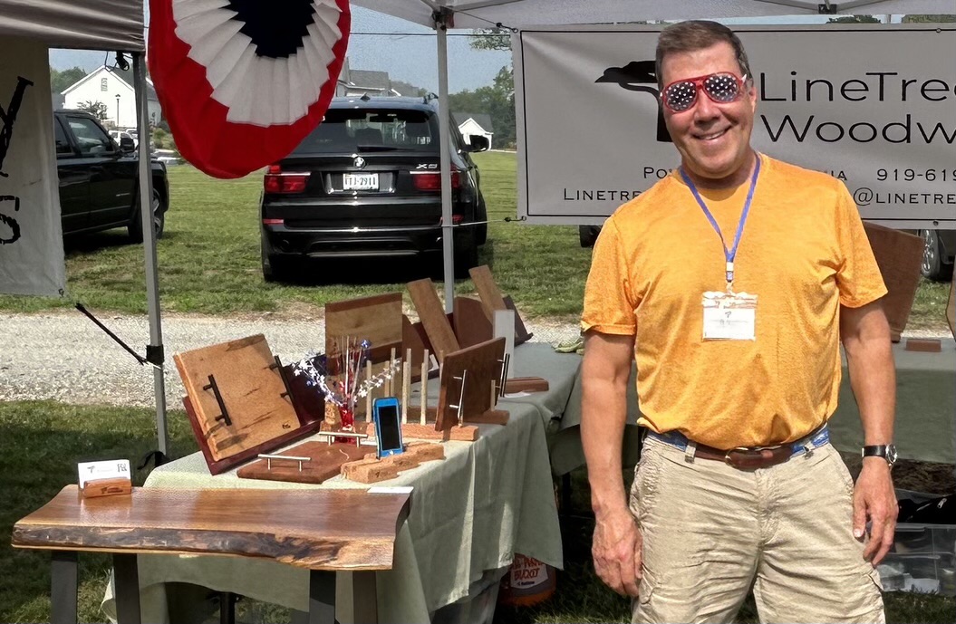 RVAg_Org's tweet photo. 🧨 You now have BIG plans for the 4th! 🇺🇸🇺🇸 - https://t.co/1OoytPmvI3 Bring your whole family to the Goochland farmers market this week for the pre-show farmers market followed by a huge fireworks display! Happy 4th of July to all! https://t.co/WUE3NxOMwJ
