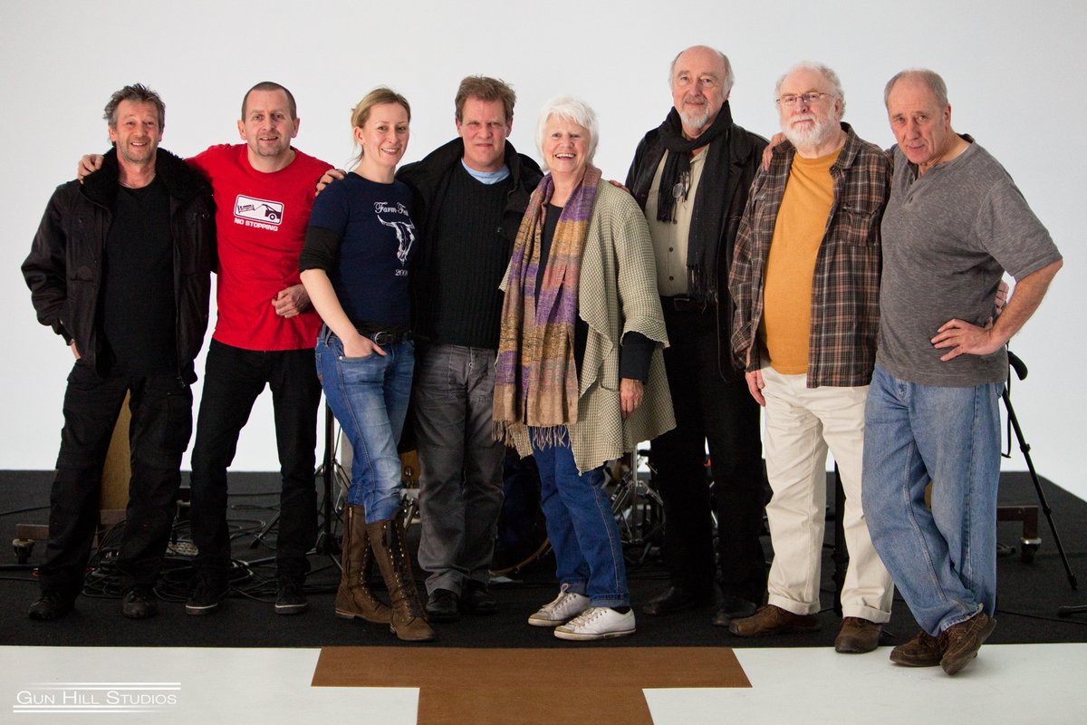 A beautiful friend and king of the anecdote Mo Foster passed today. I played, laughed, and listened to the man. A mountain of a player and great story teller. Heres a little clip of us playing with Ray Russell, Ralph Salmins, Jim Watson. 
RIP Mo
youtu.be/xIIe6cxdxkM