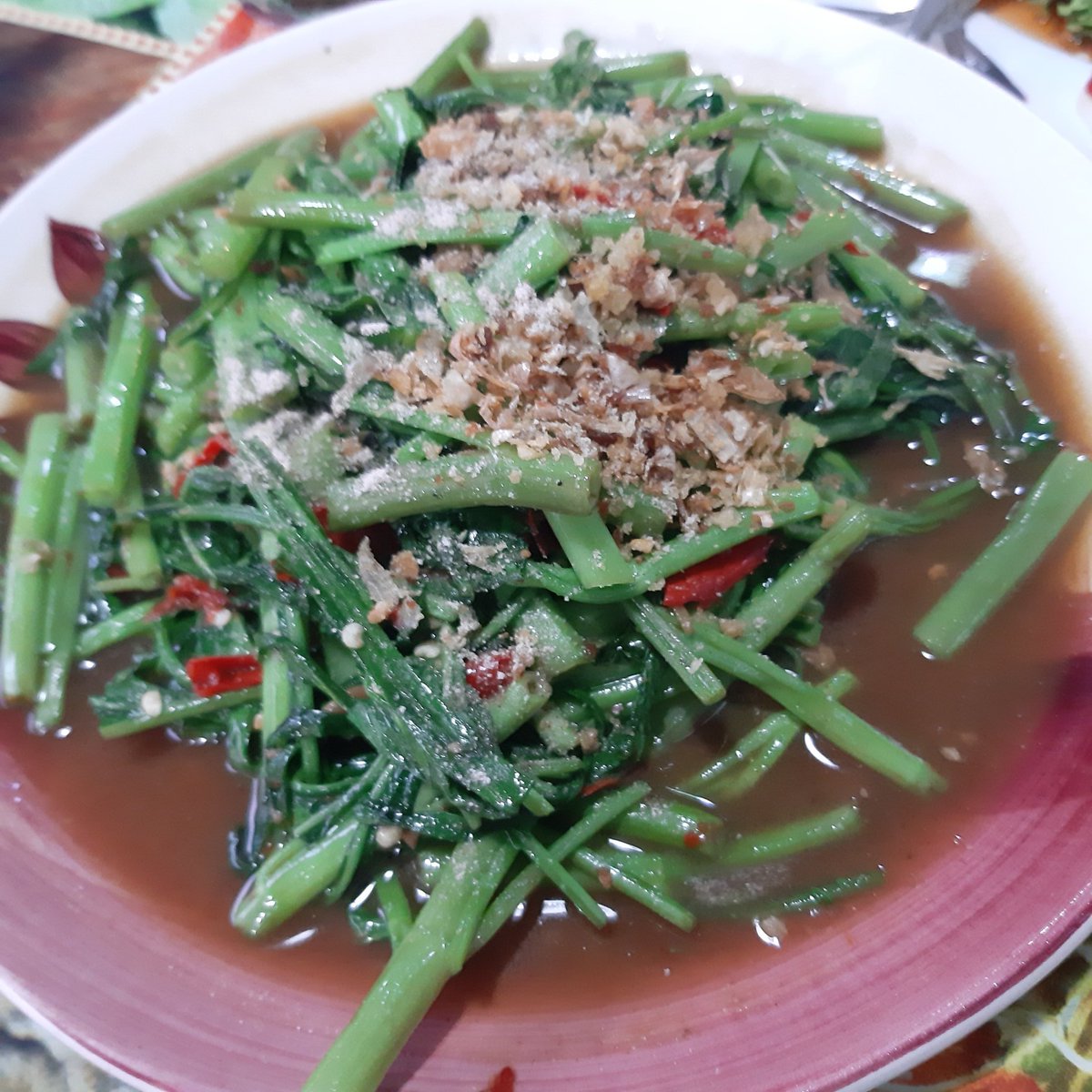 pramul18's tweet photo. Yummy 
Thai foods 
#Thailand https://t.co/cPyVxSjnrk