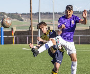El central y lateral Javi Carpio (39|Ex2ª Elche CF/SD Ponferradina/Deportivo Alavés/Cádiz CF) acaba contrato en el Palencia CF de 3ª RFEF y anuncia su retirada profesional.