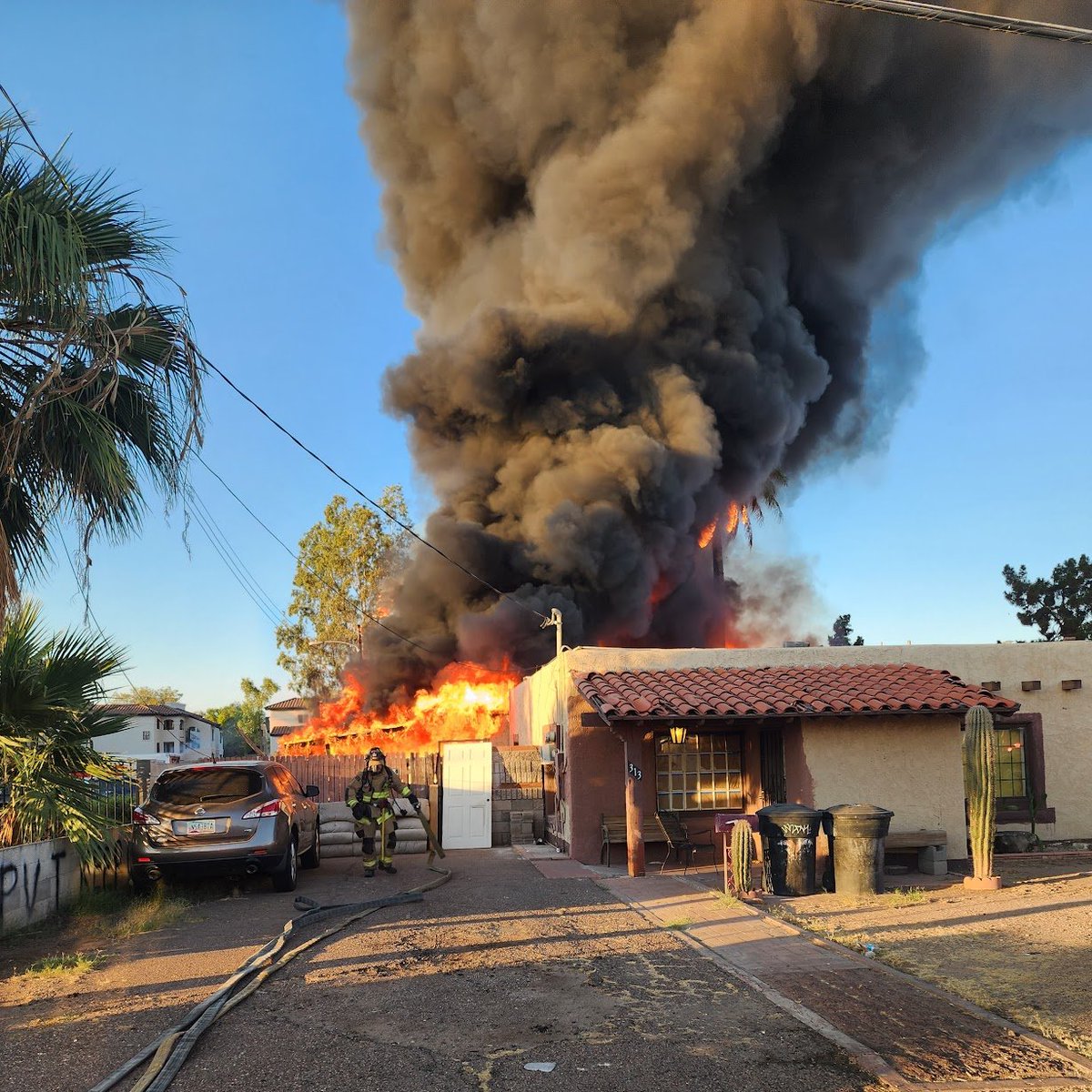 Local2260's tweet photo. Mesa crews battled a fire involving multiple structures on 7/2/23. The assignment was balanced to a 2nd alarm due to the large amount of fire. Crews prevented fire spread to multiple other buildings. Minor injuries to 2 FFs reported. 

#firefighters #firefighter #mesafire #fire https://t.co/3T37DK2iPD