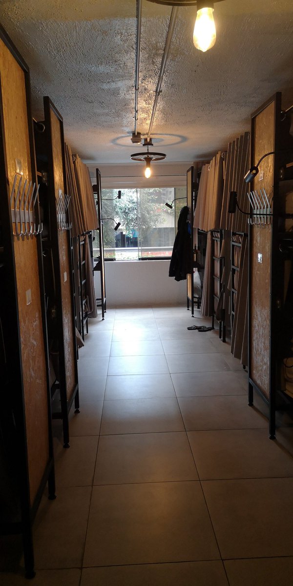 luisegg's tweet photo. Acá un recuerdito 
Septiembre 2020 plena pandemia 

Estaba sin trabajo tenía 15 días viviendo en un hostal en Miraflores  Lima una cama en una habitación de 8 camas solo pal coño 

Mataba tigritos en bici haciendo mandados a unos panas y publicidad en Facebook https://t.co/zkRvj1OouX