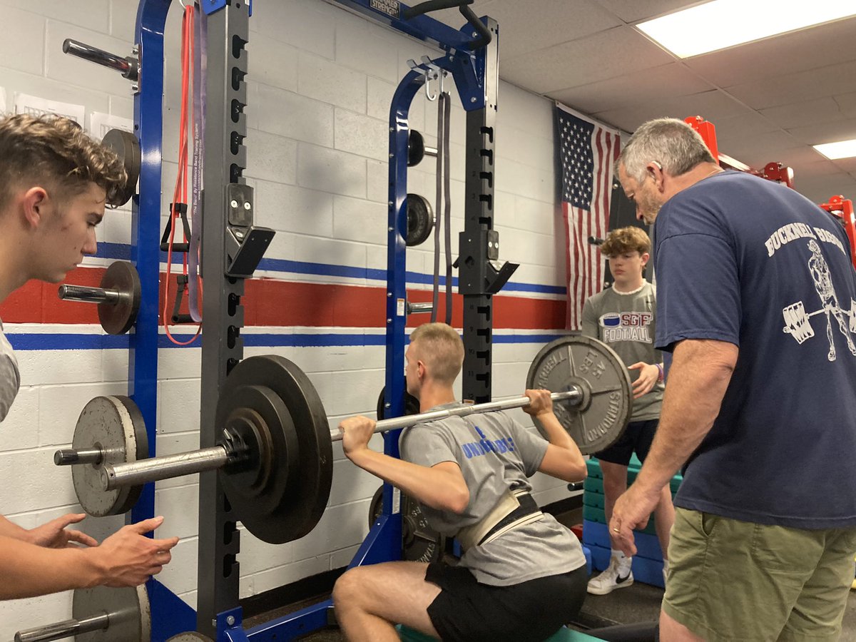 CoachMBrown36's tweet photo. Good numbers tonight. Improving ourselves one rep at a time. #sgffootball #earnednotgiven #underdogmindset #lifttogether #springlift https://t.co/xBThMKTHHq