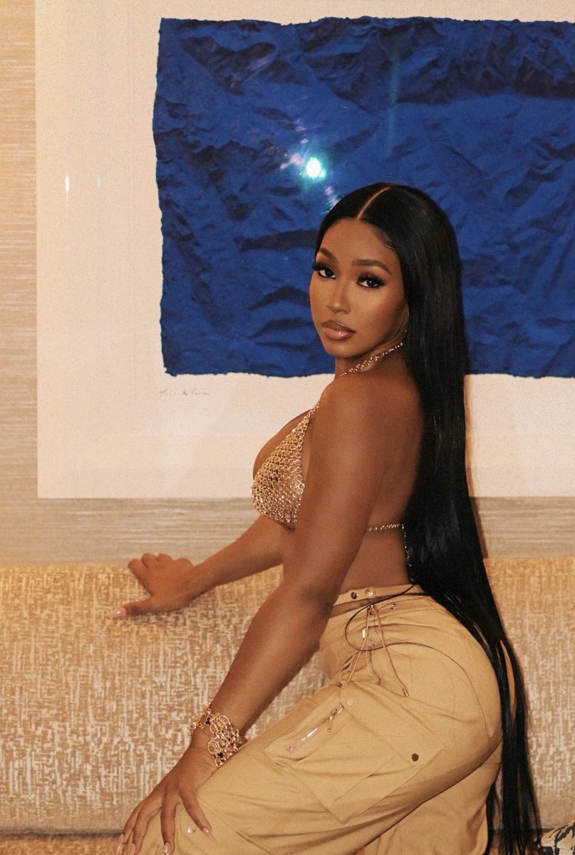 YungMiami305's tweet image. Brown skin girllllll!!!!!!